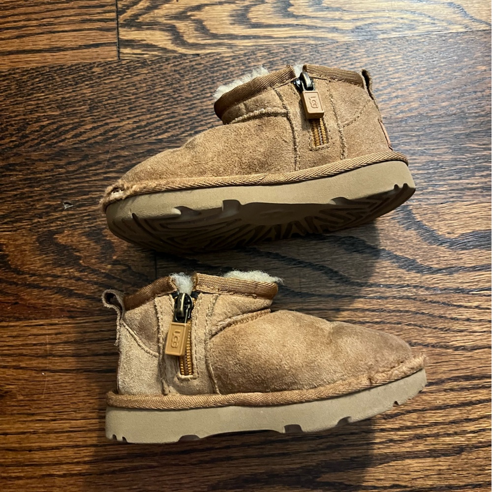 Size 7 Ugg Ultra Minis Chestnut